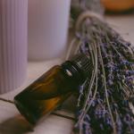 The Art of Scent and Touch: Aromatherapy and Aroma Hot Oil Massage